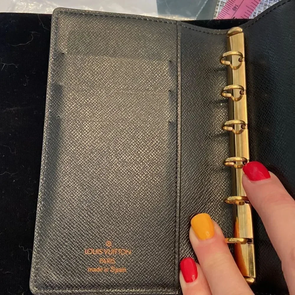 Louis Vuitton Mini Epi leather red agenda ring holder impeccable condition